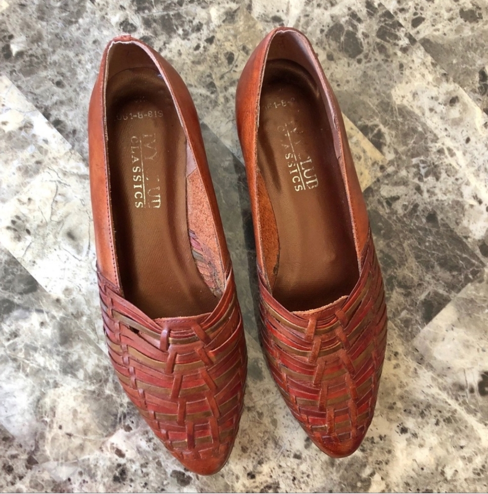 IVY CLUB Leather Woven Vintage Flats